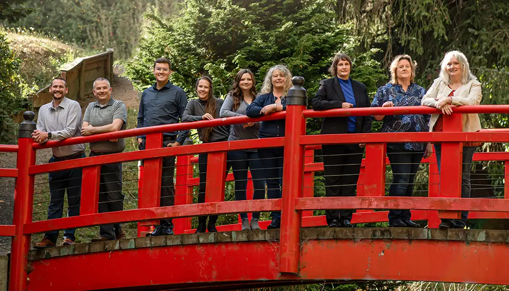 Nasburg Huggins Team Photo on Bridge