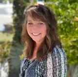 Contact Melissa Earl