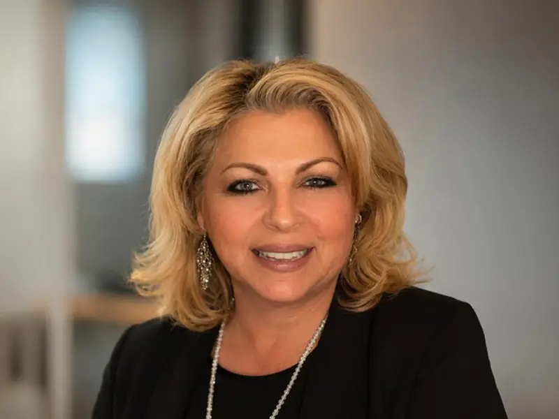 Lyne Ippoliti Portrait