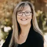 Contact Lynnette Baily