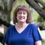 Contact Leslie Dodds