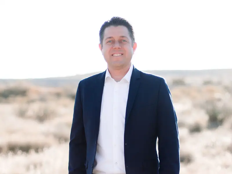 Brad Rowe Portrait