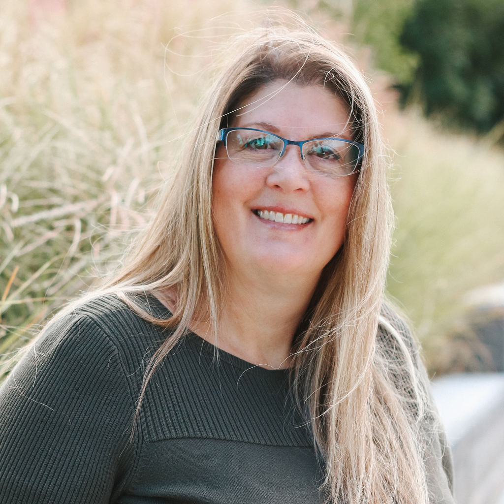 Amy Barson LG Accounting Center Portrait