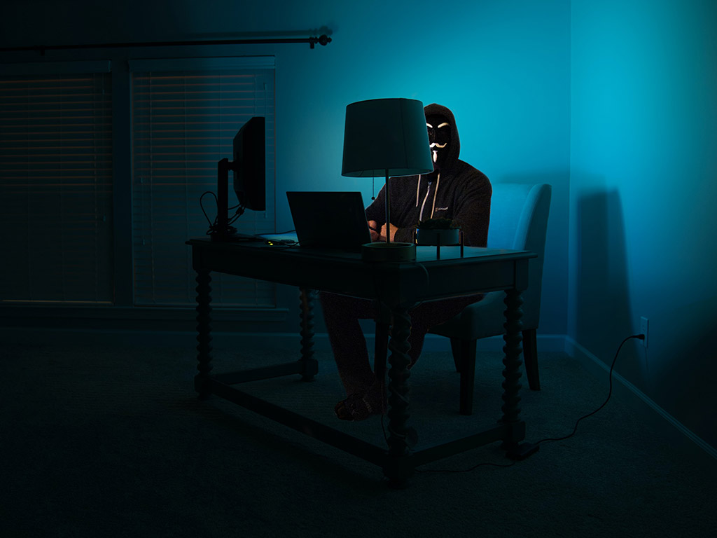 10 Warning Signs Your Identity Has Been Stolen