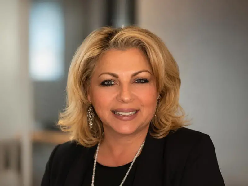 Lyne Ippoliti Portrait