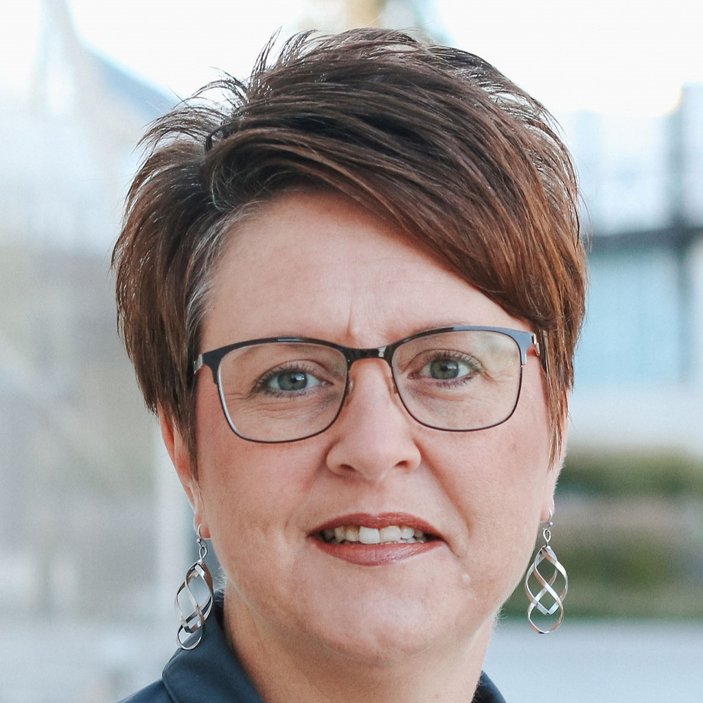 Gaelynn Breinholt LG Accounting Center Portrait