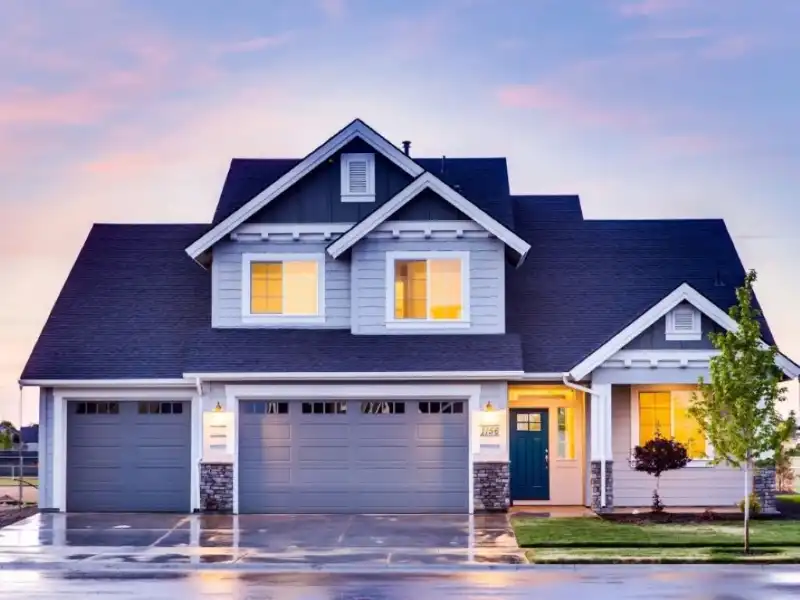 Blog 7 Tips for Keeping Your Homeowners Insurance Cost Down